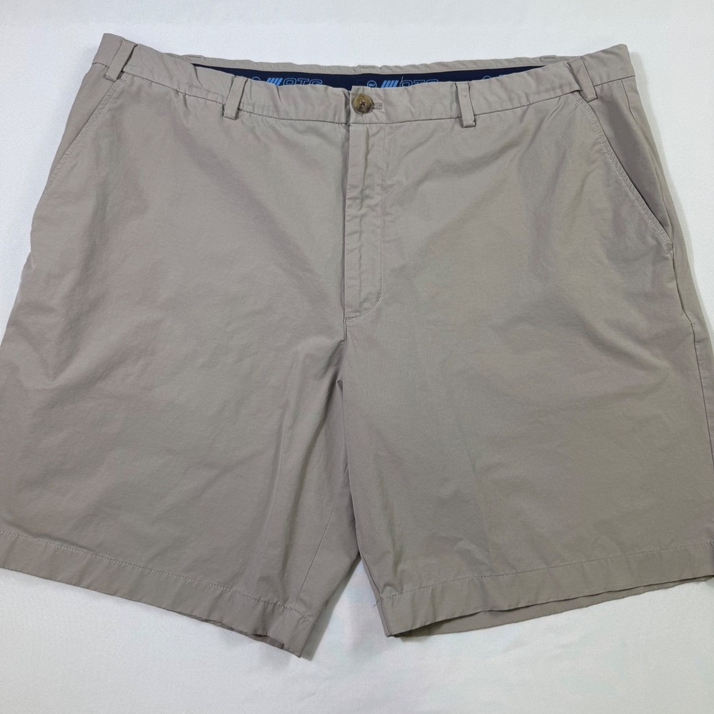 Vineyard Vines OTG Shorts Mens 46B Tan Stretch Nylon Performance Khaki On The Go